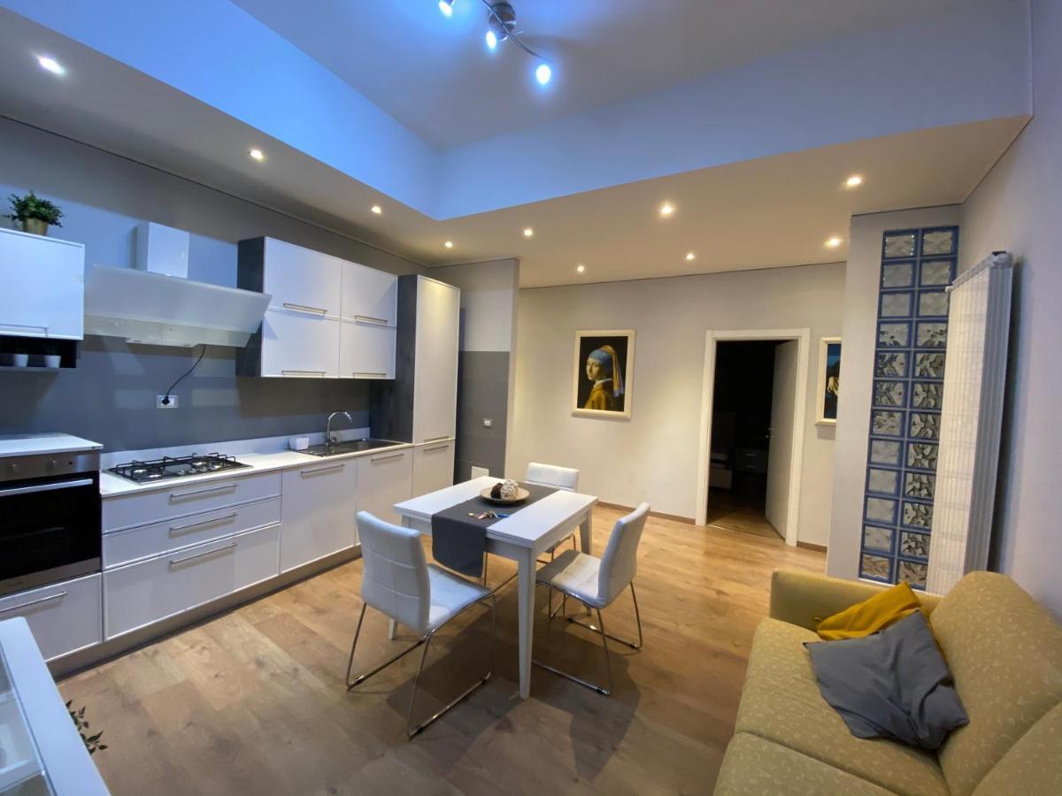 Marina Apartment & Suite Verbania Exterior foto